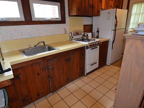 4th image of 1878 Drift Rd #H