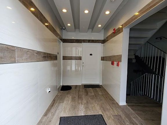 5th image of 45 Clifton Pl #112B