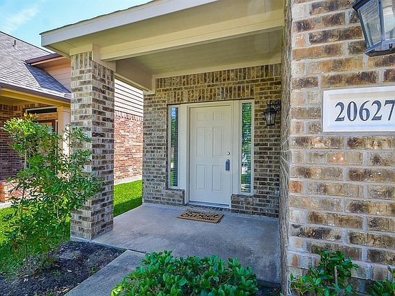 2nd image of 20627 Summer Retreat Ln