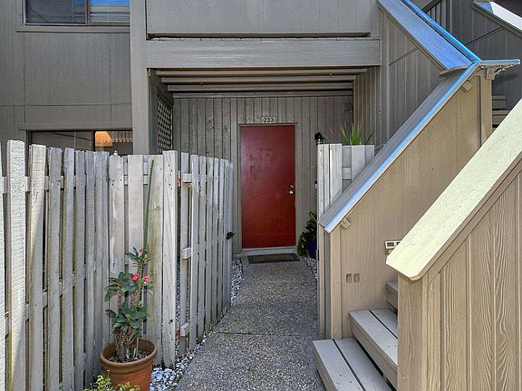 3rd image of 233 Woodland Dr #233