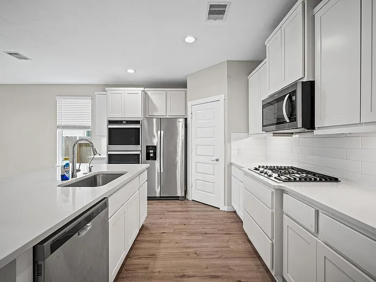 3042 Schultz Manor Ln — Photo 10