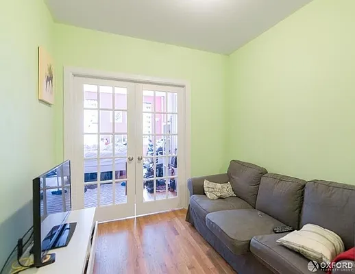 Rented by Oxford Property Group | media 10