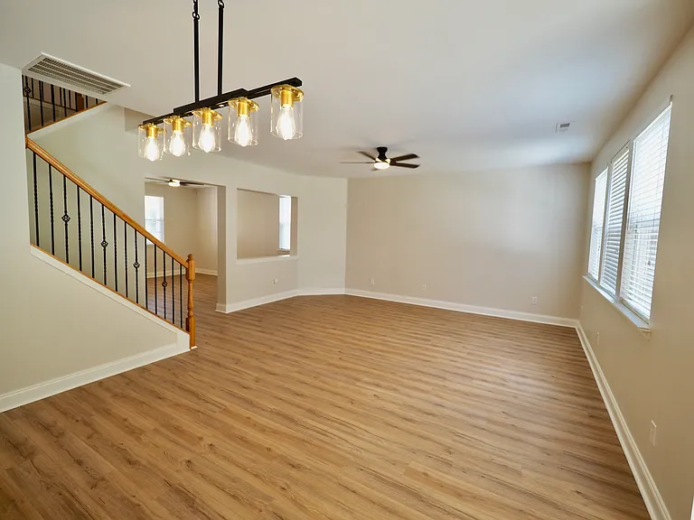 27 Border Ave — Photo 13