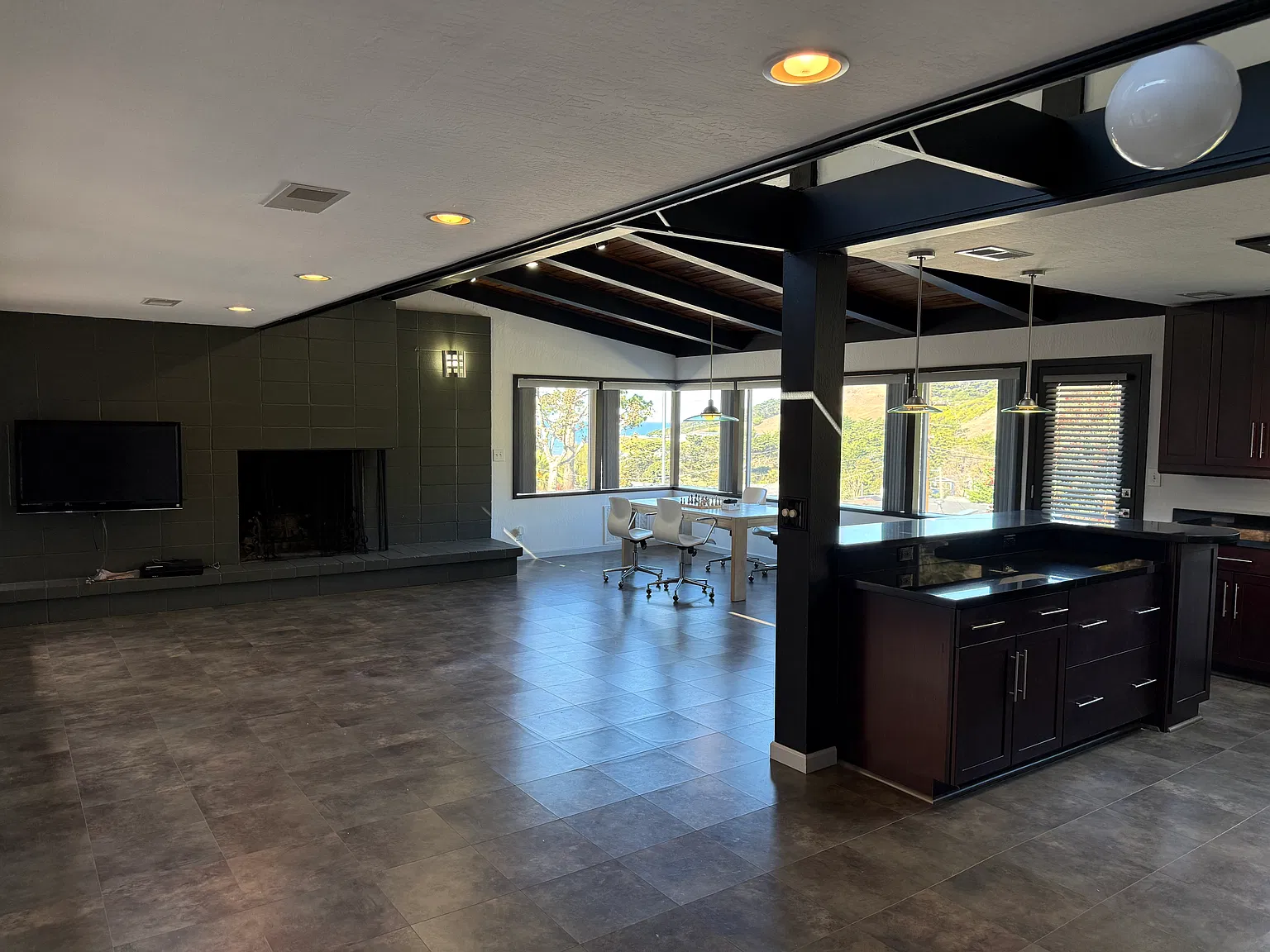 3 bed, 2000 sqft, $6,400 — Photo 3