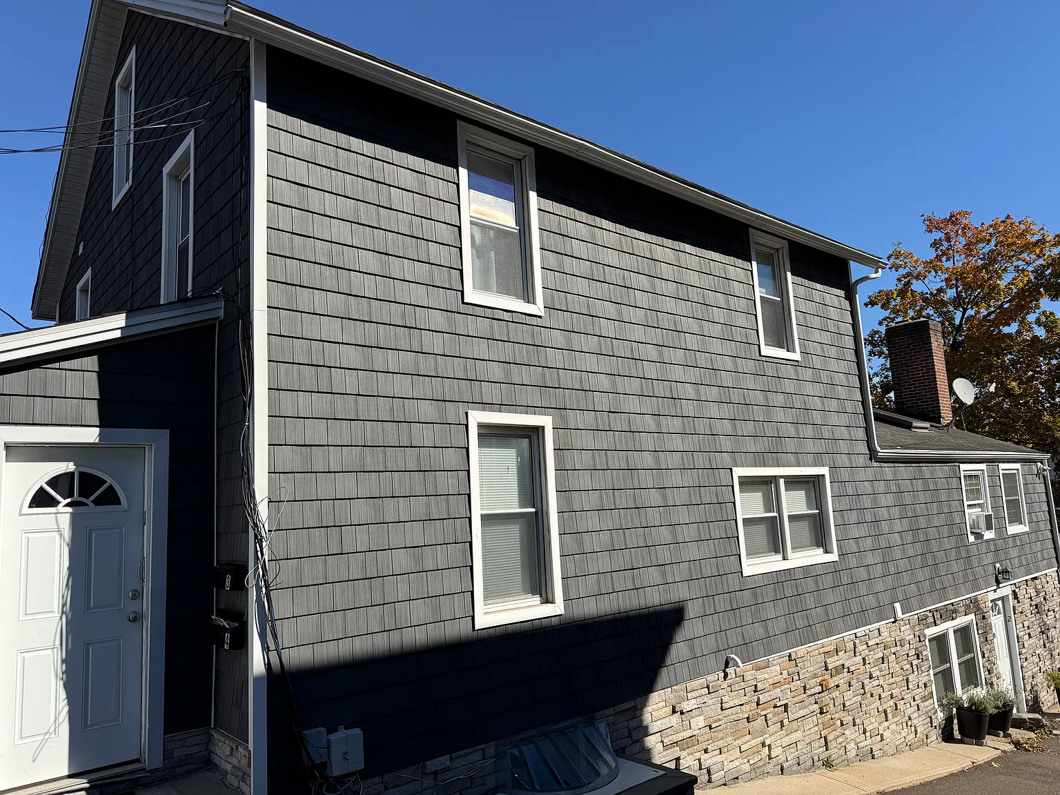 2 bed, 700 sqft, $2,700 — Photo 2