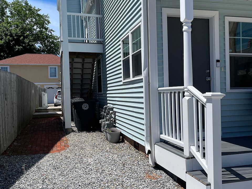 Side path to side entrance and parking