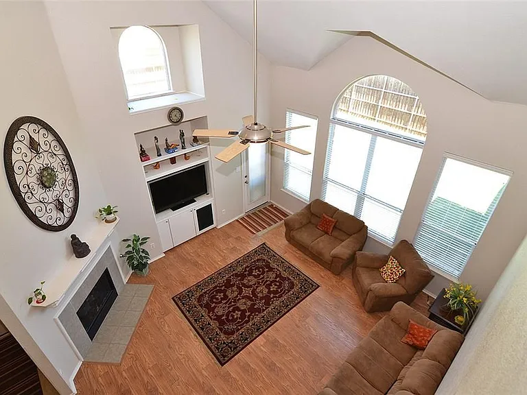 4401 Caledonia Creek Ln — Photo 1