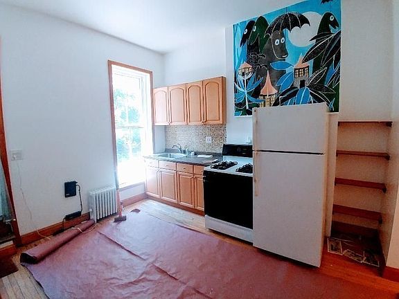 5th image of 650 Union St #2B