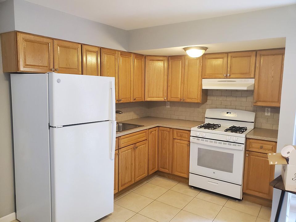 1st image of 2225 Fenton Ave Floor 1