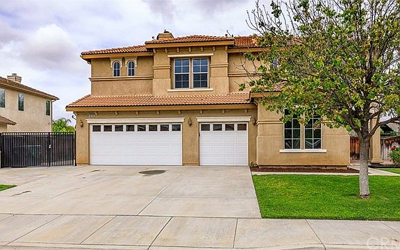 3rd image of 36769 Montfleury Ln
