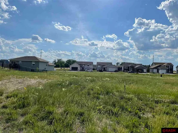 14 Kodiak Ct, North Mankato, MN 56003