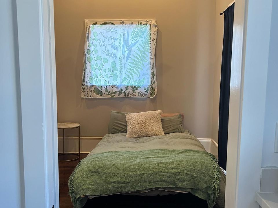 2nd image of 924 S Carrollton Ave