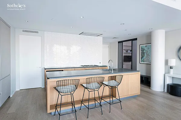 Sold by Sotheby's International Realty | media 17