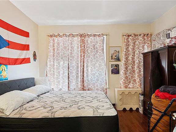 4th image of 2566 W 15th St