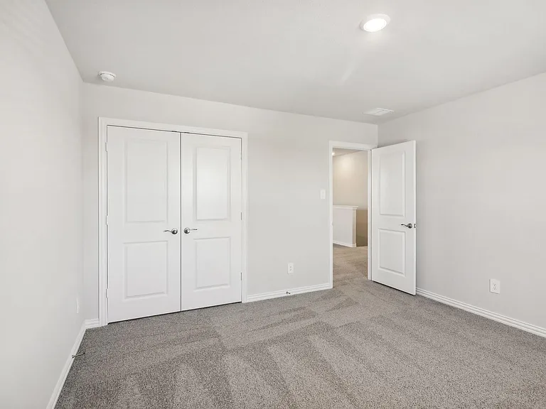 701 Easthill Dr — Photo 4