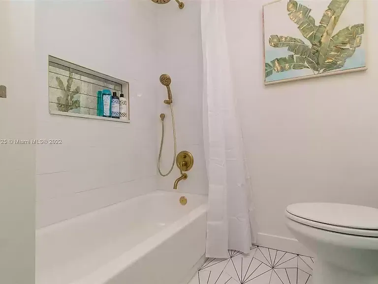 921 Orange Isle — Photo 11