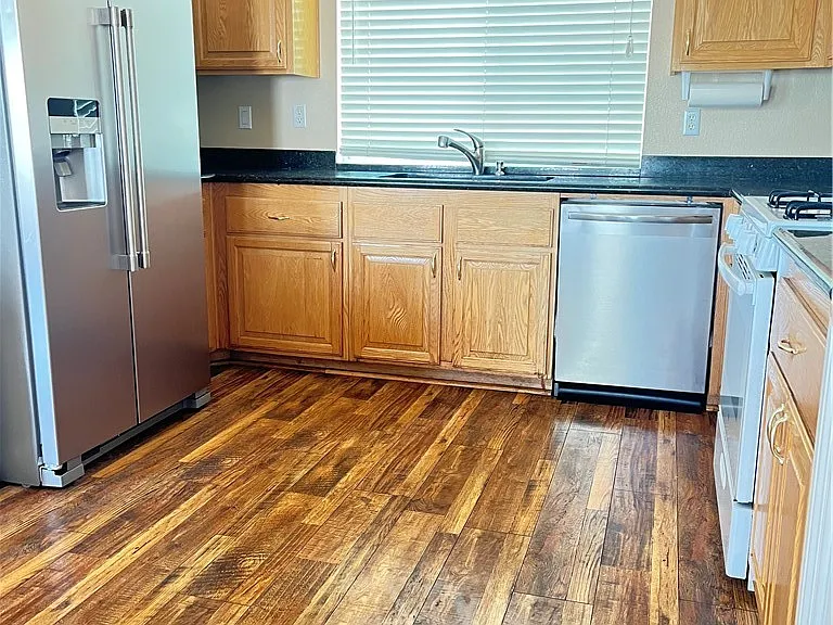 7709 Brilliant Forest St — Photo 3