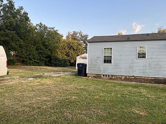3rd image of 2632 SW 23rd St