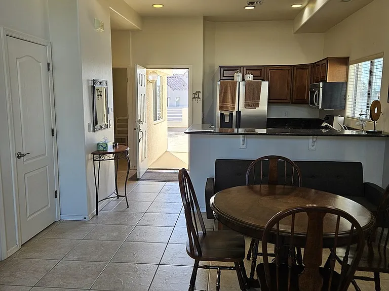 420 Acoma Blvd S #11 — Photo 10