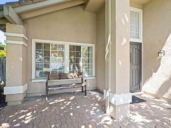 4th image of 886 Christine Drive