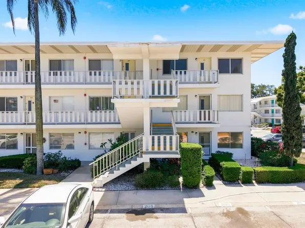 11100 86th Ave APT 310, Seminole, FL 33772