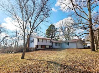 104 Oak St, Windsor, MO 65360