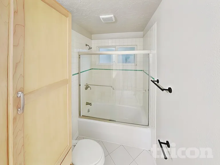 1581 Woodland Ter — Photo 12