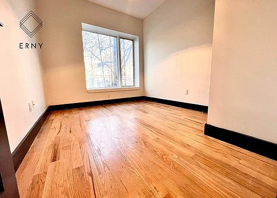 Rented by ERNY LLC | media 16