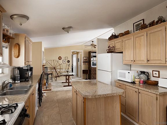 3rd image of 13618 Violet Dr #134