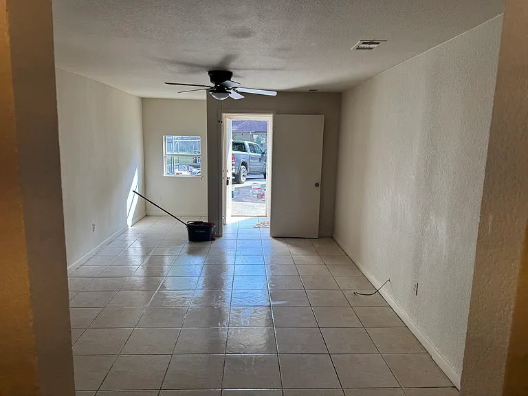708 La Salle Way — Photo 16