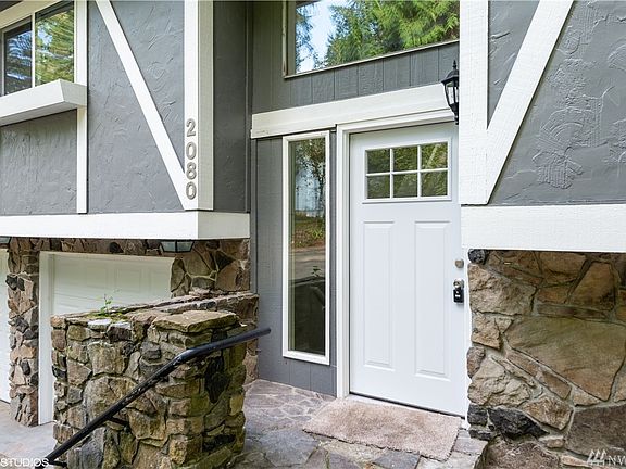 3rd image of 2080 Lakemoor Ln SW