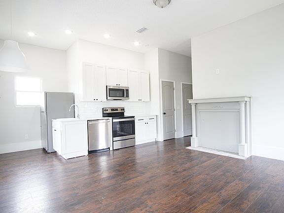 4th image of 423 E 7th St #1
