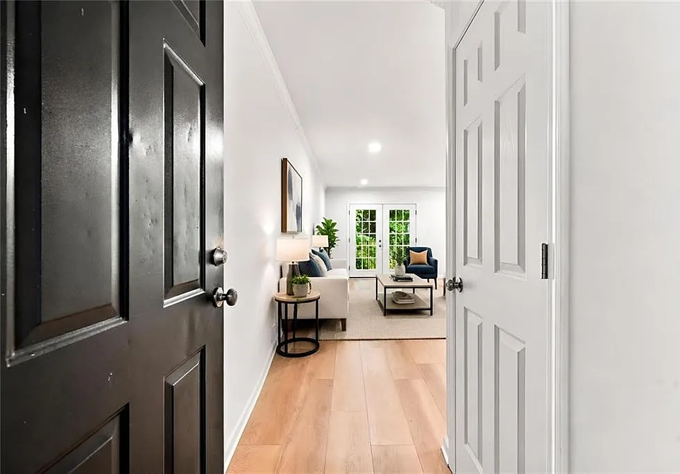 3 bed, 2.0 bath, 1203 sqft, $2,200 — Photo 1