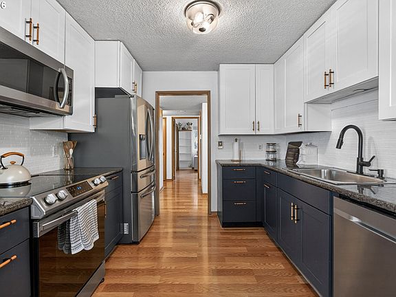 4th image of 6036 SW 25th Ave