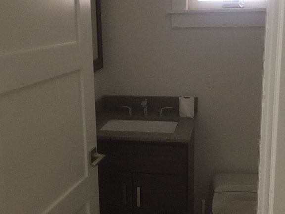 3rd image of 6845 Amestoy Ave