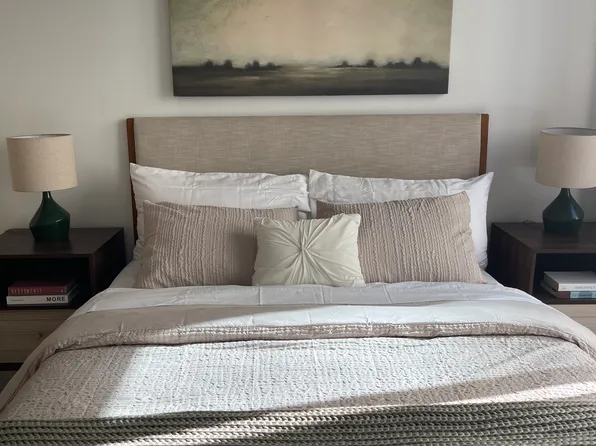 250 East 25th Street image 18 of 27