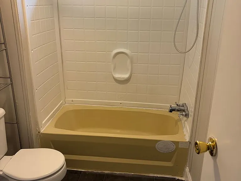 707 Francis St E — Photo 17