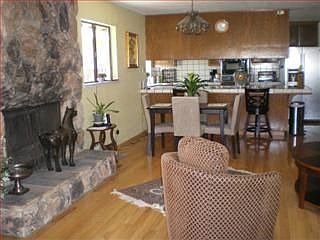 3rd image of 2089 Alameda De Las Pulgas