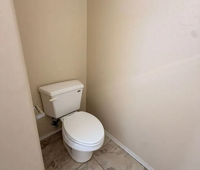 15227 W Jackson St — Photo 5