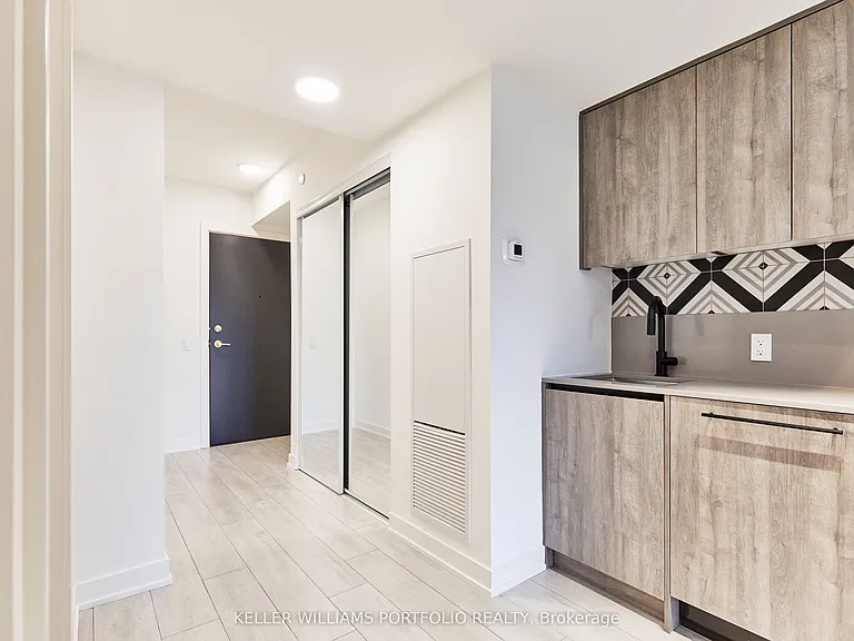 5 Lakeview Ave #520 — Photo 5
