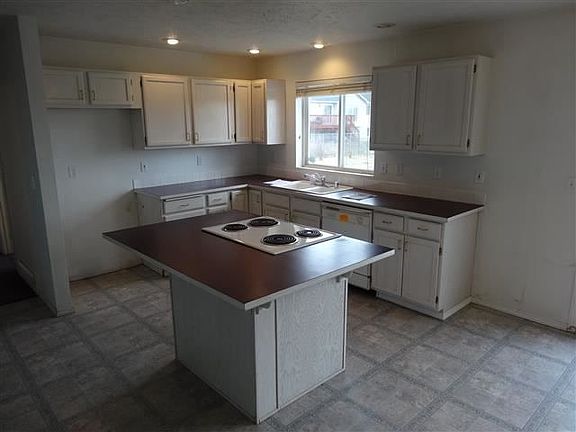 3rd image of 14510 E Everett Ave