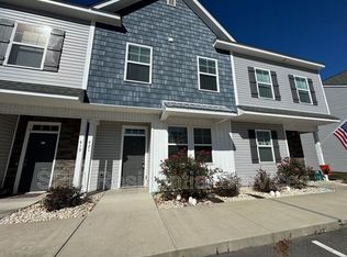421 Sunfish Ln, Sneads Ferry, NC 28460
