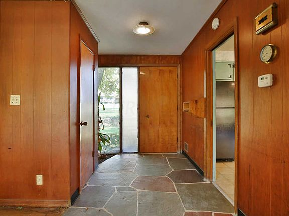 5th image of 5926 Beechview Dr E