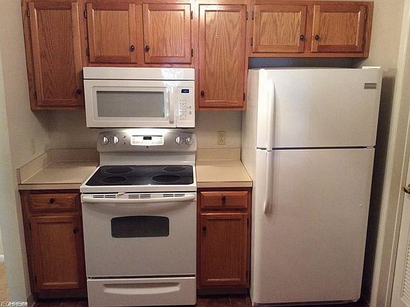 3rd image of 7129 Village Dr #7129