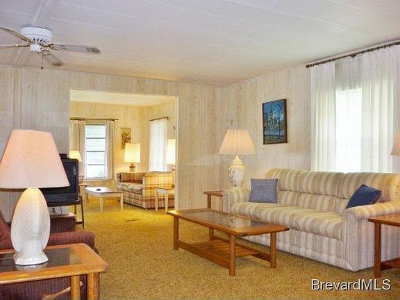 4th image of 1070 Royal Palm Dr