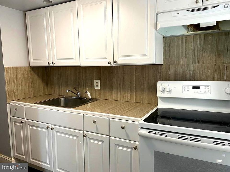 1st image of 1321-23 Spruce St #1A