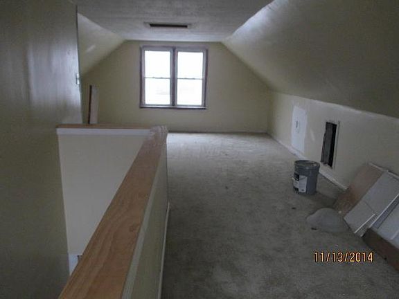 5th image of 978 E 17th Ave