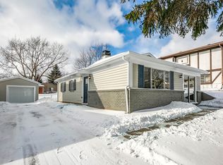 225 Radcliff Dr, Bolingbrook, IL