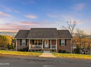 2928 Big Bend Dr, Maryville, TN 37803