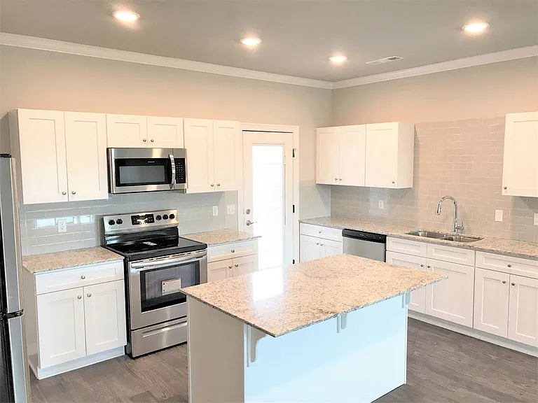 B3 (1-car) Kitchen